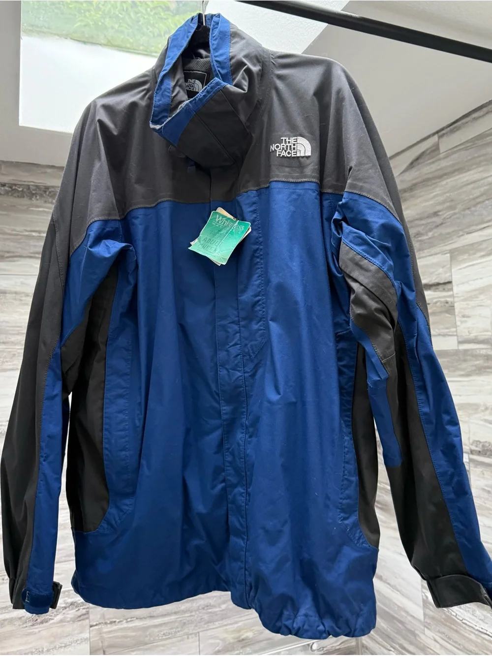 Ms XL The North Face Men’s HyVent Ski and Snowboard Parka Blue and Black